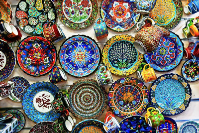 Handgjorda keramiska tallrikar: Lyft upp din bordsdekor med unika och eleganta bitar