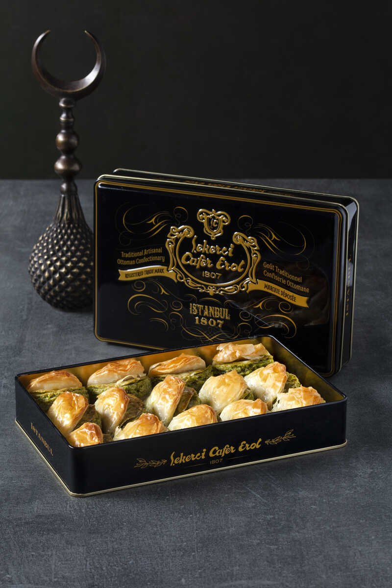 Cafer Erol Dilber Dudagi Baklava With Pistachio, Black Tin Box - 38.80oz - Turkish Gift Buy