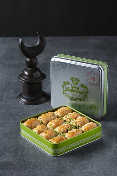 Cafer Erol Turkish Baklava With Pistachio, Green Tin Box - 21.16oz - Turkish Gift Buy