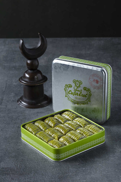 Cafer Erol Wrap Baklava With Pistachio, Green Tin Box - 22.92oz - Turkish Gift Buy